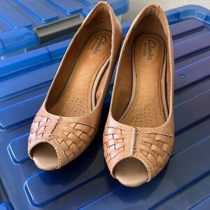 Clarks Artisan Tan Peeptoe Heels